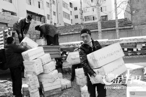 父亲带网瘾儿子玉树救灾