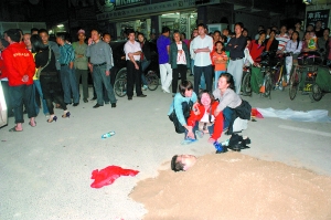 妻子淋浴时触电呼救 丈夫上前相救身亡
