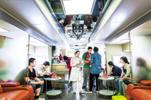 北京首辆采血方舱启用