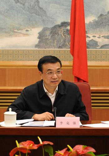 李克强强调：积极稳妥推进公立医院改革试点