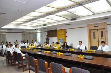孙逸仙纪念医院全球首创腹腔镜下人工腰椎间盘置换手术