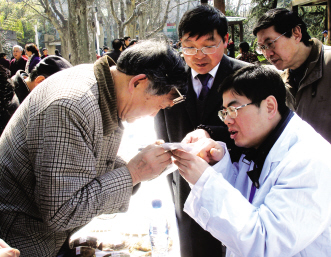 上海：药店积极参与“3·15”活动