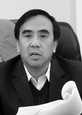 多项抓手落实六中全会精神