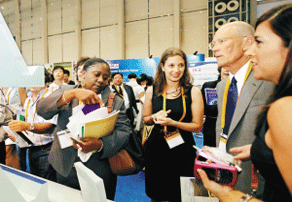 世界抗癌大会在深开幕