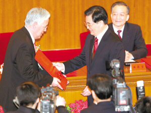 大医铸忠诚——记国家最高科技奖得主王忠诚院士