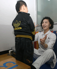 乌鲁木齐市儿童医院举行小儿脑瘫康复家庭培训