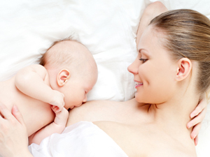 让人动容的母乳喂养温馨时刻