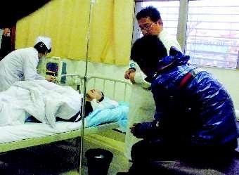初三男生喝半斤白酒重度酒精中毒倒路边