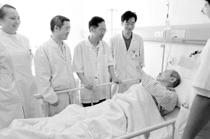 改革创新 推动医院华丽转身——记广东省韶关市粤北人民医院院长徐新