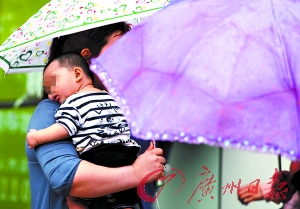 专家：小孩乱入厕或致性识别异常 发现苗头及时纠正