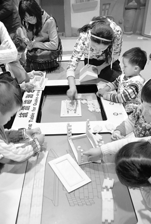 科技馆里学抗震知识