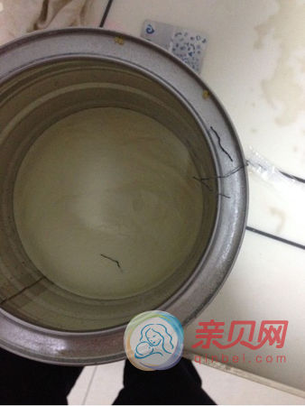 网曝美赞臣三段奶粉发现黑线 厂家否认