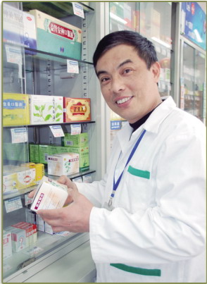 丁荣富：善于动脑的老店长