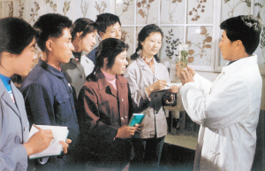“那时，一根针一把草是我们的看家本领”