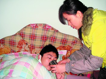 女子照顾白血病男友 欲卖房为其治病