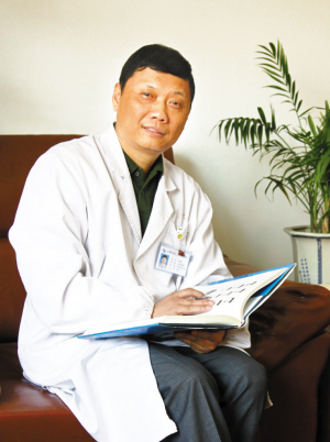 医改弄潮正当时——记上海市徐汇区大华医院院长严健
