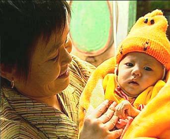 一初生婴儿被弃太平间外三天两夜奇迹生还