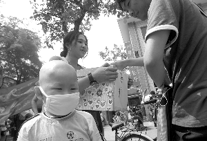 3龄童欲捐骨髓救白血病哥哥
