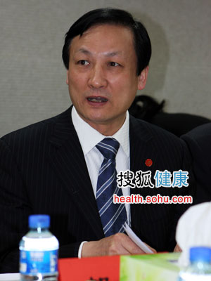 两会聚焦：刘忠军：社会资金进入医院可减轻政府的包袱