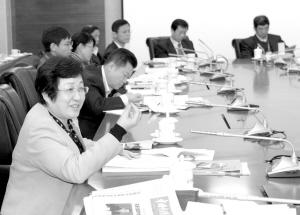 抓重点 多举措 落实《若干意见》