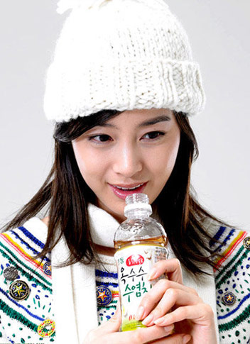 10位潮流女星发型配帽子