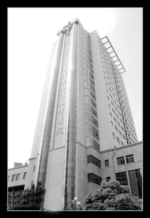 无锡将炸7年医院背后：苏宁欲建250米大楼