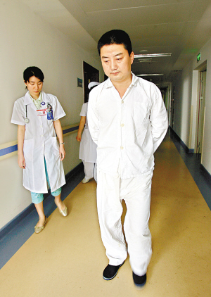 珠江医院采用中西医结合康复一体化治疗新模式成功救治抗灾英雄