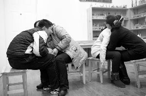 网瘾少年六周“脱瘾”感动母亲 改变父子危机