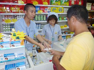 开店被砸竟是“独角戏”？