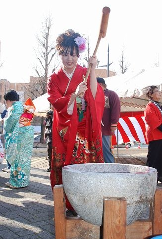 日本成人节少女漫步组图