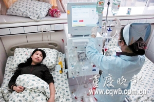 父女同患重症互让两万元救命钱