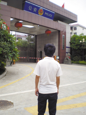 未婚母亲四楼抛下女儿致死 系产后抑郁获缓刑