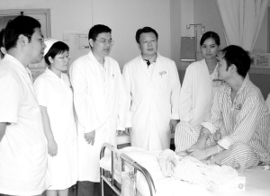 三兄妹肝脏大挪移 双供体移植创奇迹