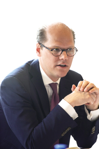 守住，下更大的棋