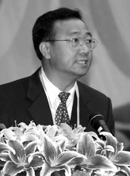 中医药对外教育机遇大于挑战--访广州中医药大学校长徐志伟