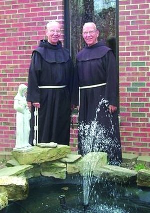 美国92岁双胞胎兄弟同一天同病相继离世
