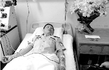 民警捐造血干细胞救白血病老乡