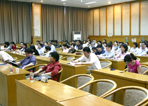 市检察院第一分院副检察长张文志到我校作预防职务犯罪专题报告