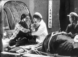 似春风吹拂母子笑脸