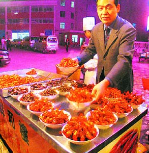 小龙虾之都：水食运均无致毒原因