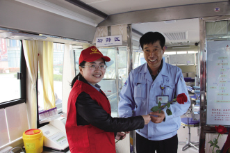 药店人说：有机会我还要去“扫街”！公益是作秀吗？