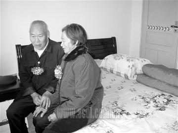 敬老院66岁老汉初恋爱上76岁老妪