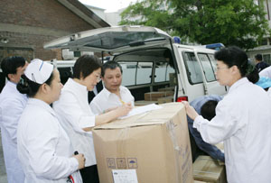 我校宣武医院第一批抗震医疗队赶赴灾区