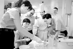 三亚开展食物中毒预防演练