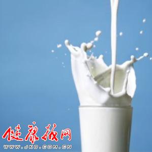 健康指南：缺铁性贫血患者、胆囊炎、消化道溃疡患者等都不宜喝牛奶