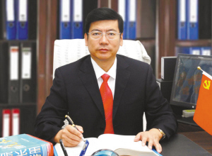 厚德精医 保障健康 改革创新 科学发展——记包头医学院第一附属医院党委副书记、院长霍建新
