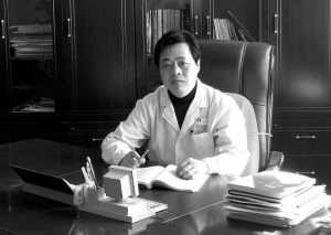 刻苦钻研技术精 爱心奉献铸医魂——记内蒙古自治区乌审旗人民医院院长王宝成