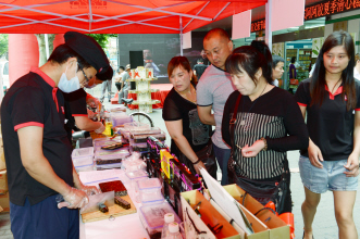 华泰药店：大型促销激发孝心