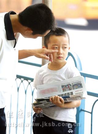 挫折教育：比起卖报纸，还是做作业好一些