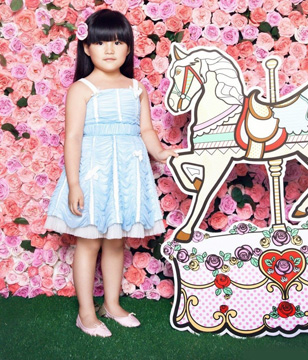 孩子穿平底单鞋脚丫易受伤